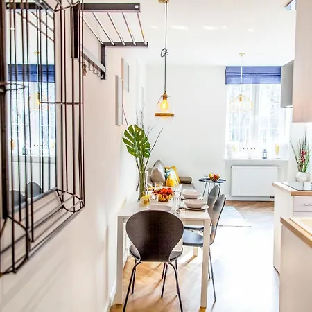 Summerwinter - Luxury Gold Old Town Apartment, 2 Bedrooms & Sofa *