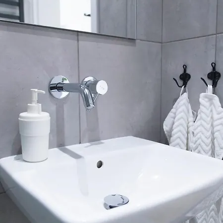 Family Luxury Gold , 1-6, 2 Sypialnie I Salon, 100m Bazylika, Summerwinter Brand Apartamento